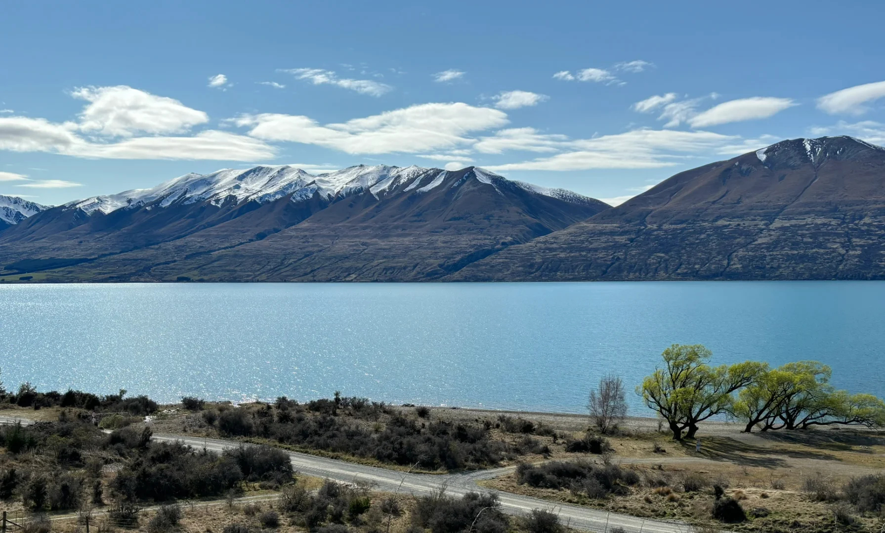 探索新西兰Lake Ohau的自然之美与独特民宿体验